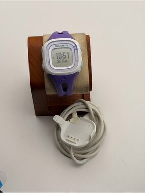 Garmin Forerunner 10, Charger included, Purple/White, very good, Tested
